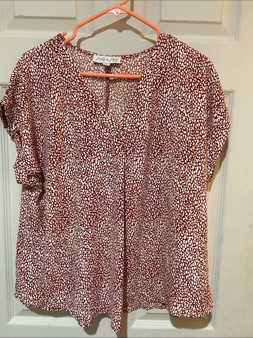 She + Sky Red and White V-Neck Short Sleeve Printed Blouse